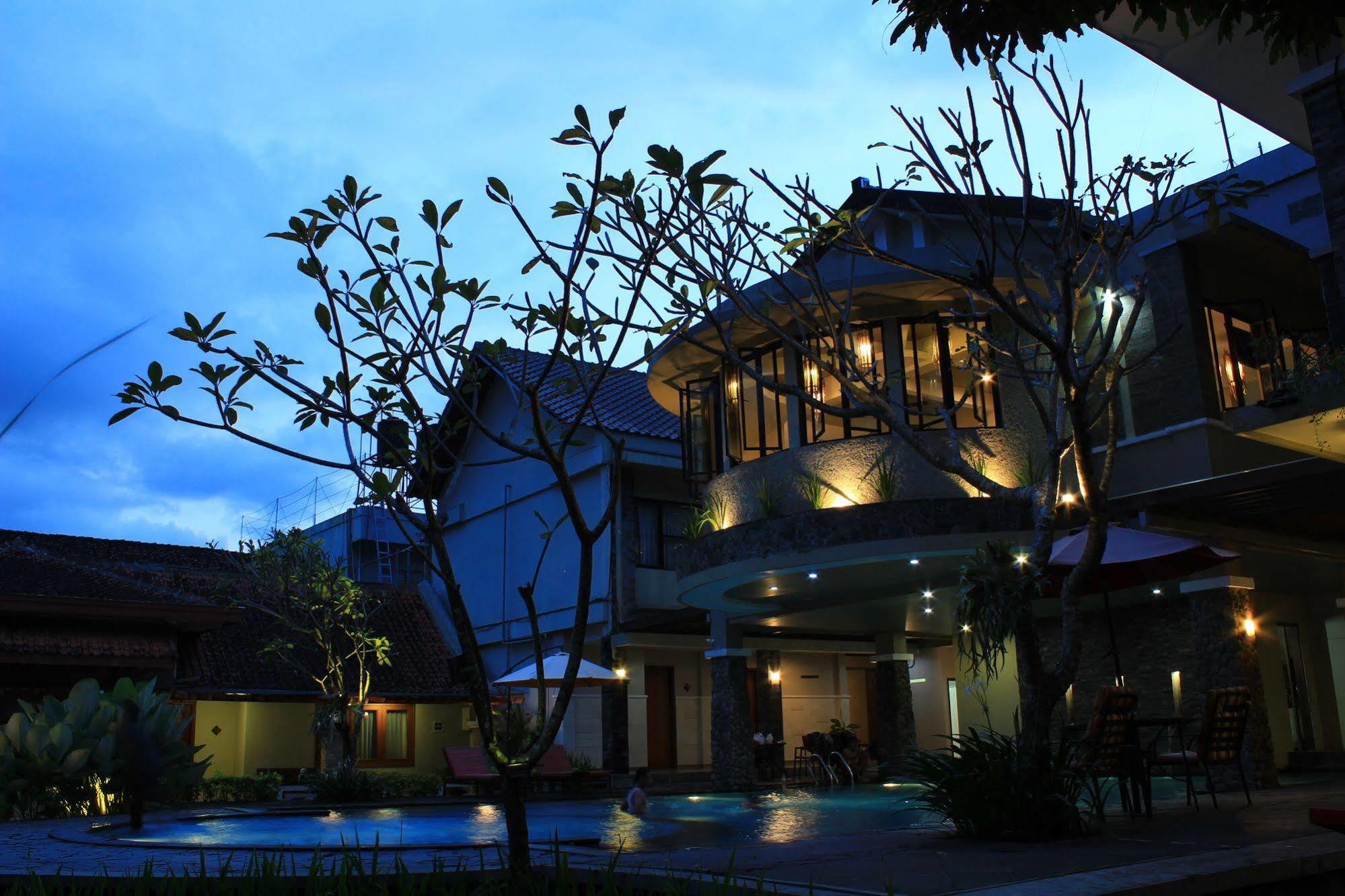 Hotel Sriti Magelang Eksteriør billede